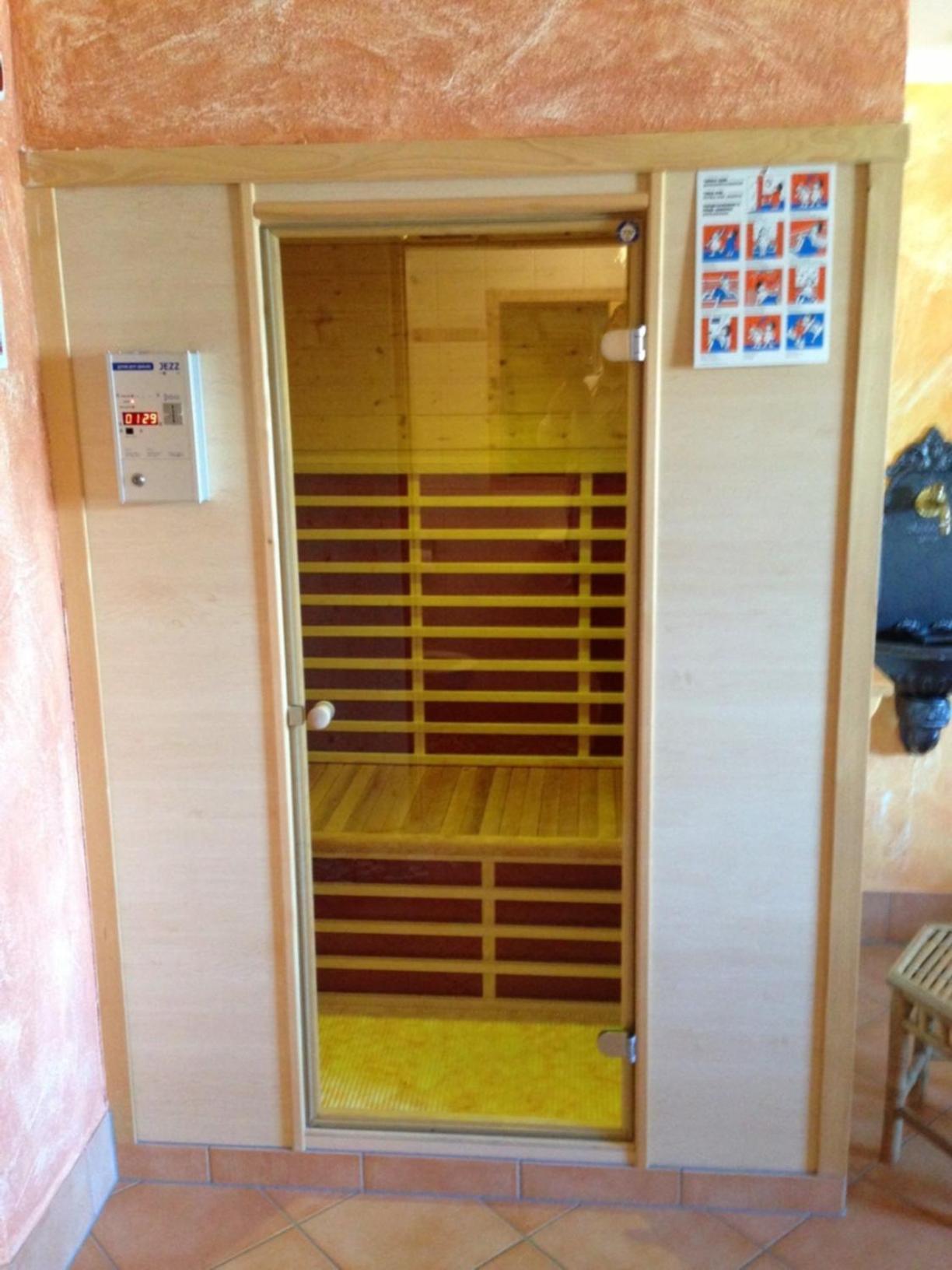 Pension Sonneck Neukirchen am Großvenediger エクステリア 写真