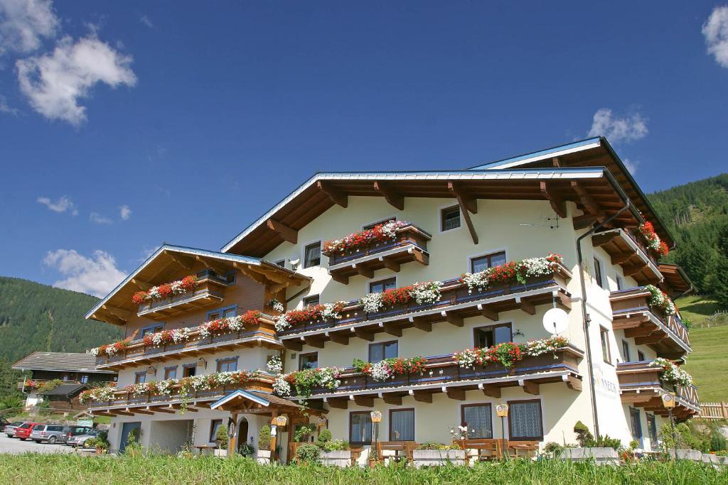 Pension Sonneck Neukirchen am Großvenediger エクステリア 写真